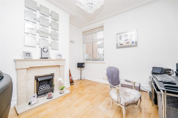 Gladstone Road, Barry