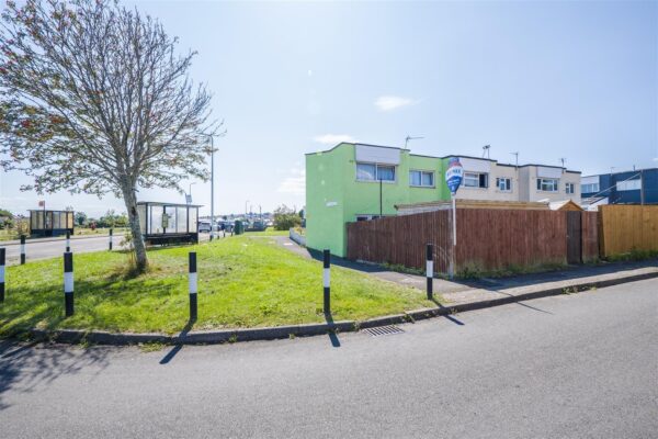 Michaelston Close, Barry