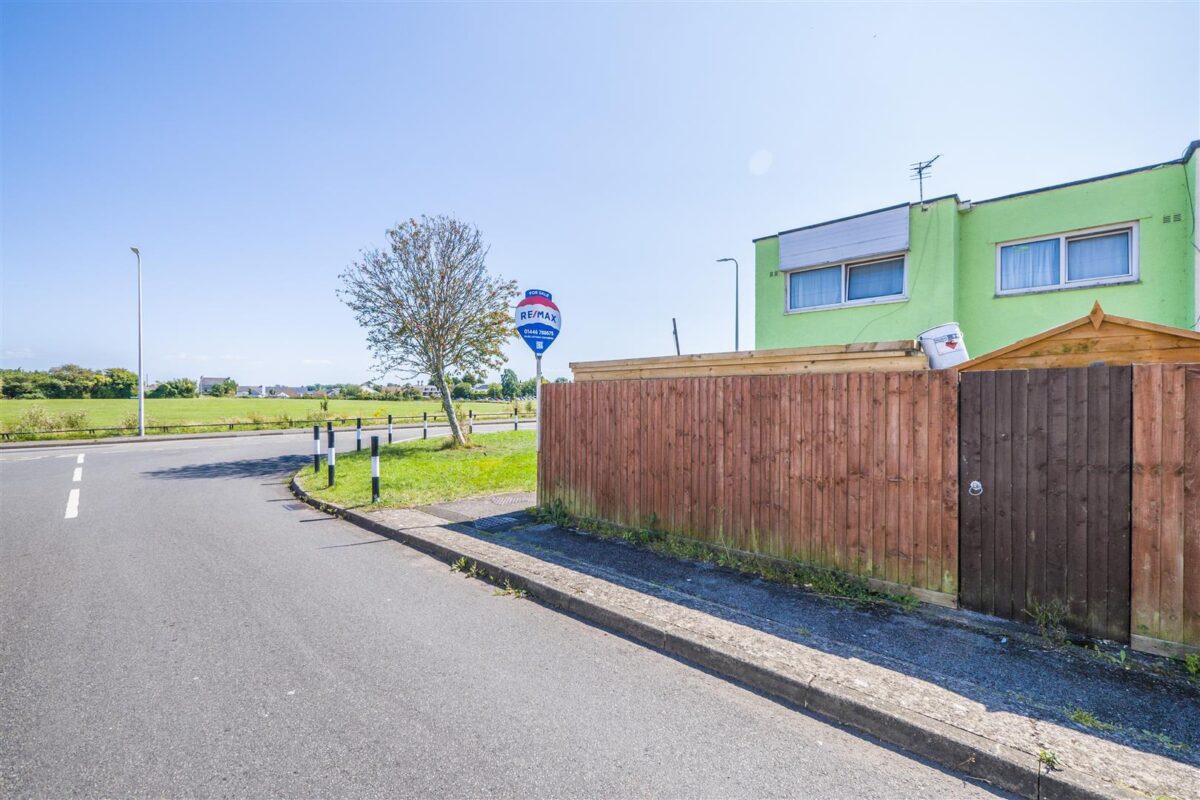 Michaelston Close, Barry