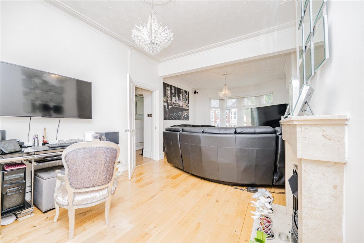 Gladstone Road, Barry