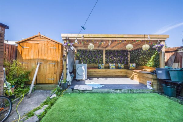 Michaelston Close, Barry