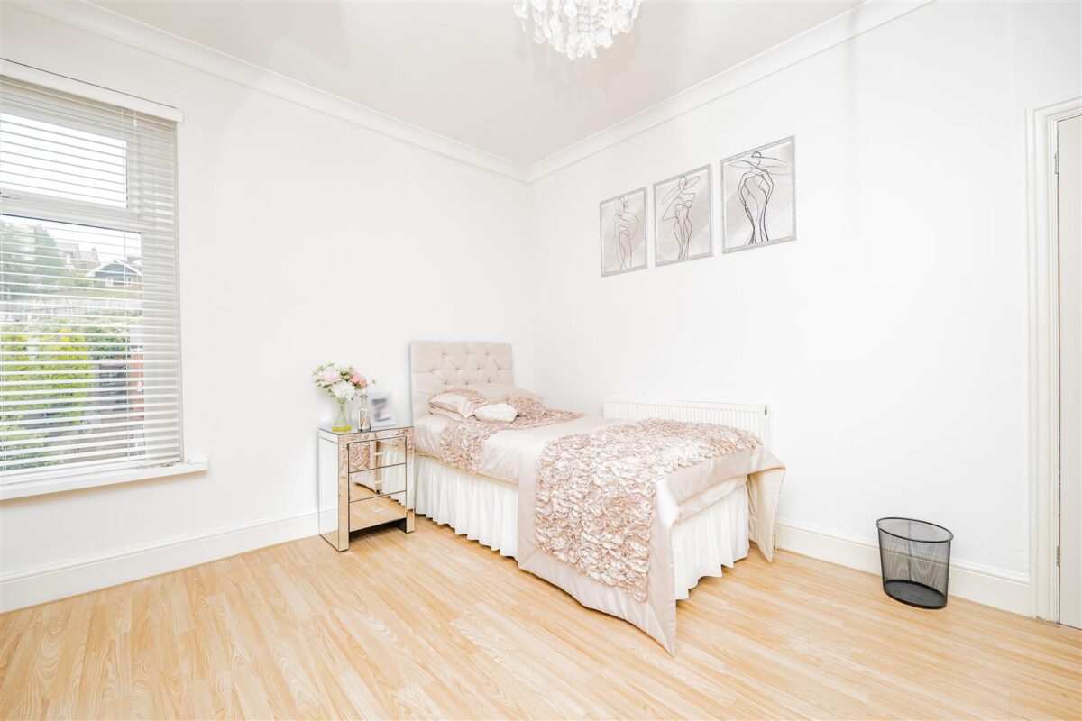 Gladstone Road, Barry