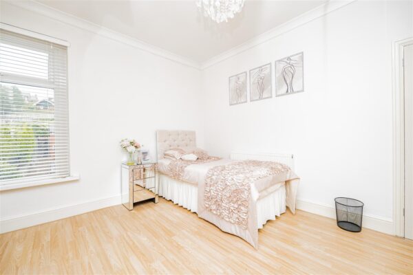 Gladstone Road, Barry