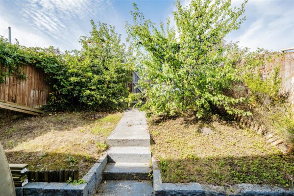 Westbury Close, Barry