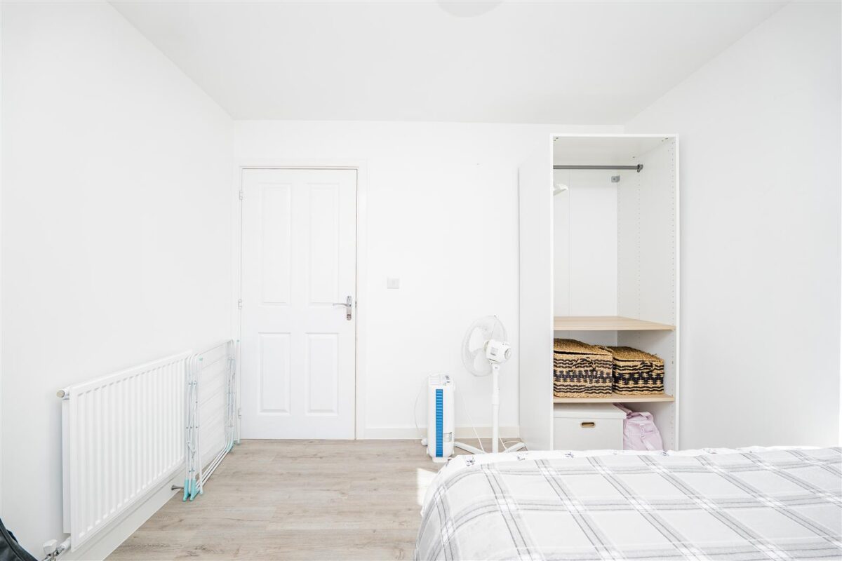 Clos Y Rheilffordd, Barry