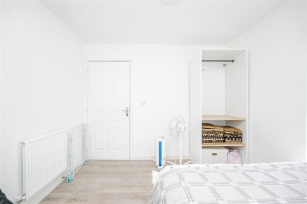 Clos Y Rheilffordd, Barry