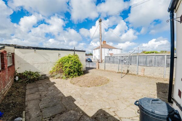 Coldbrook Road East, Barry