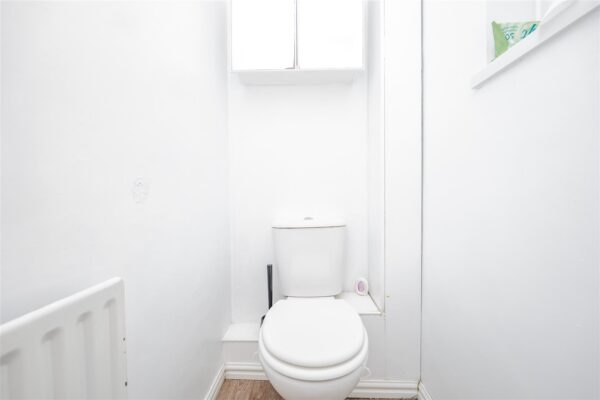 Field View Road, Barry