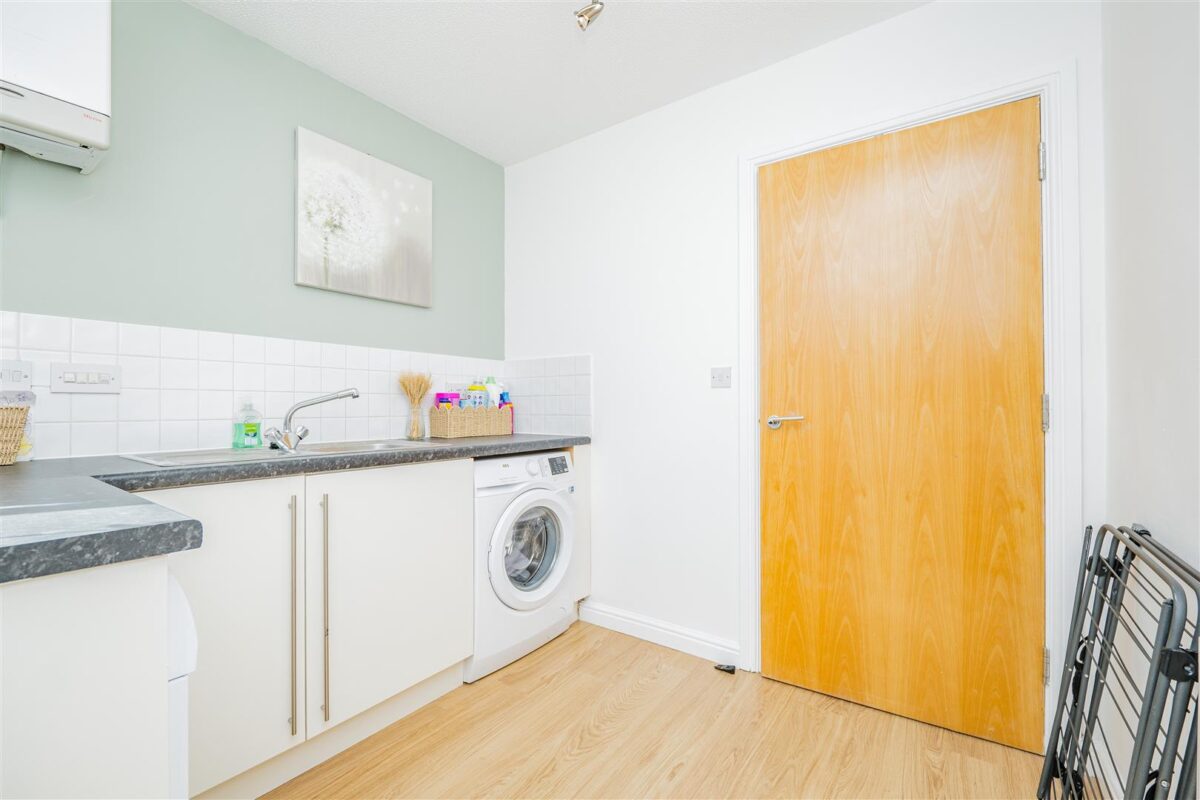 Clos Tyniad Glo, Barry