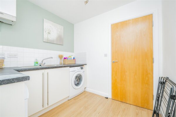 Clos Tyniad Glo, Barry