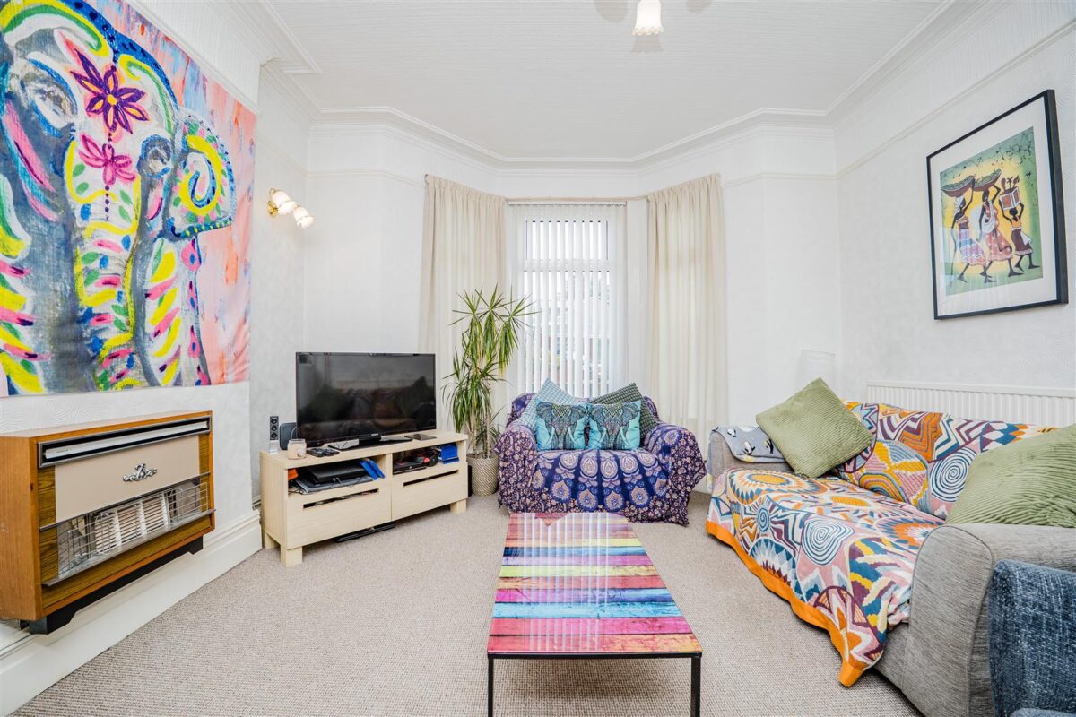 Coldbrook Road East, Barry