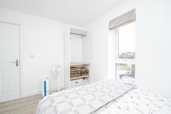 Clos Y Rheilffordd, Barry