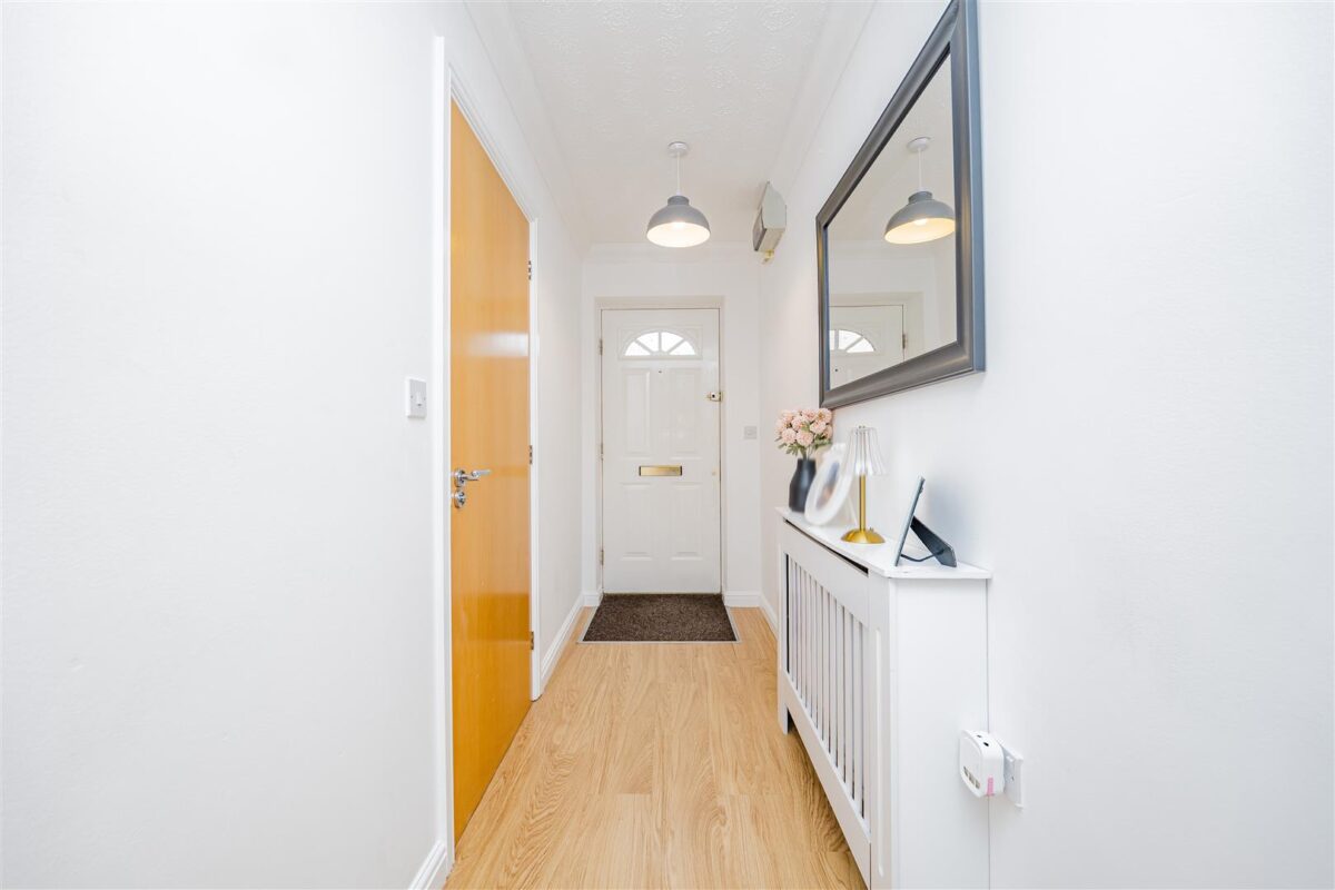 Clos Tyniad Glo, Barry