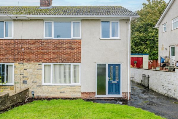 Field View Road, Barry