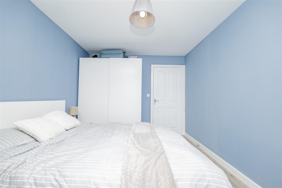 Clos Y Rheilffordd, Barry