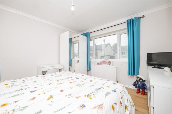 Field View Road, Barry