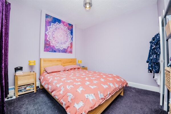 Coldbrook Road East, Barry