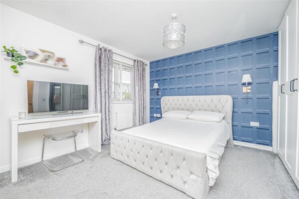 Clos Tyniad Glo, Barry