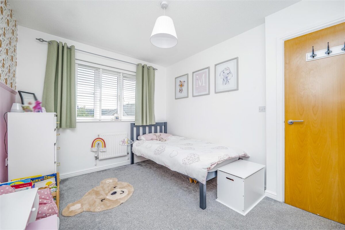 Clos Tyniad Glo, Barry