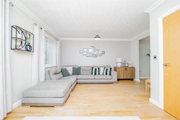 Clos Tyniad Glo, Barry