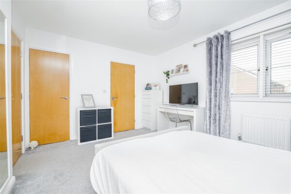 Clos Tyniad Glo, Barry