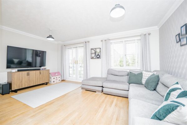 Clos Tyniad Glo, Barry