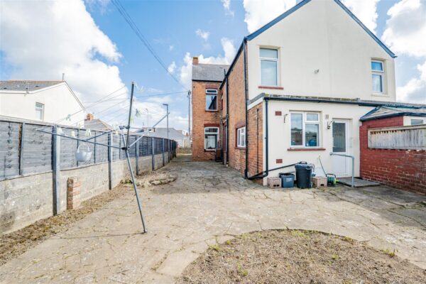 Coldbrook Road East, Barry