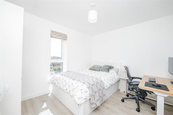 Clos Y Rheilffordd, Barry