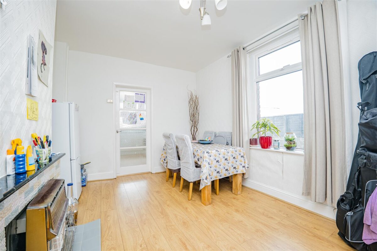 Coldbrook Road East, Barry