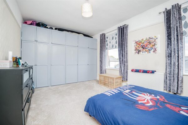 Coldbrook Road East, Barry