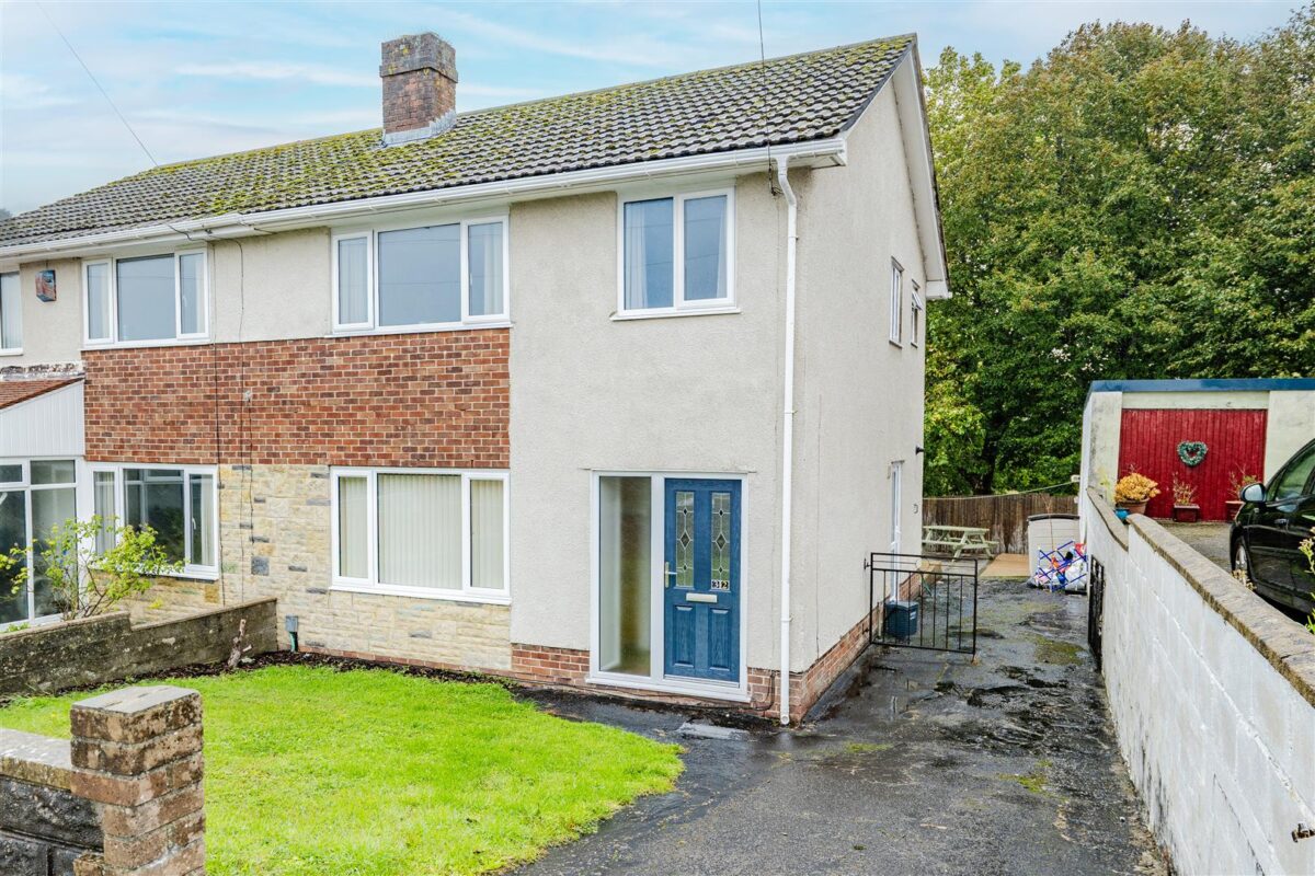 Field View Road, Barry