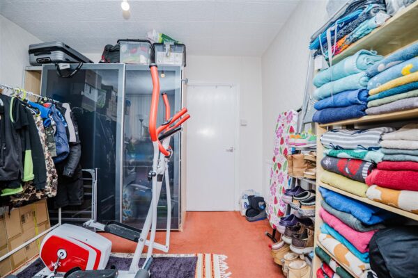 Coldbrook Road East, Barry