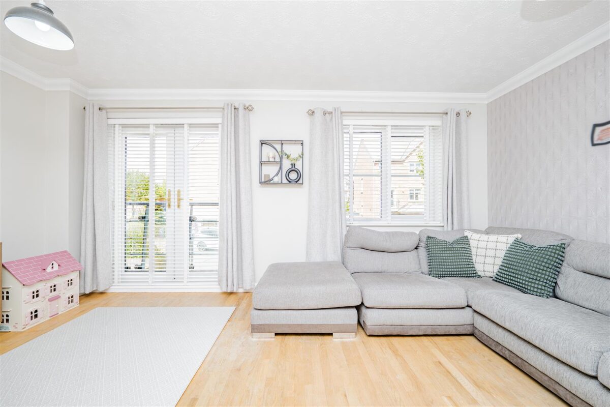 Clos Tyniad Glo, Barry