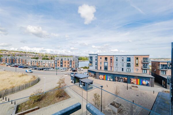 Clos Y Rheilffordd, Barry