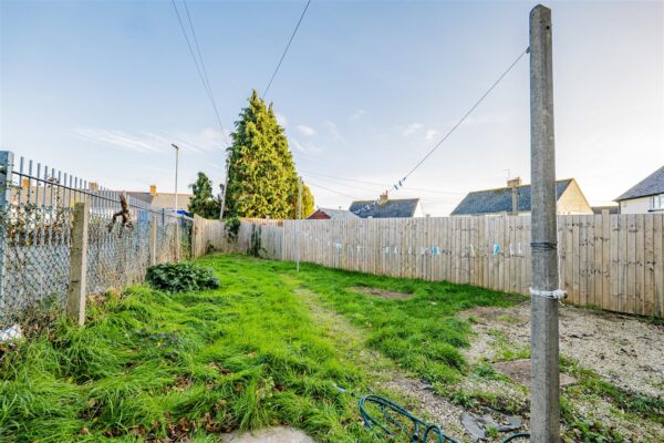 Florence Avenue, Barry