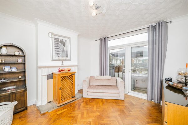 Ridgeway Road, Barry