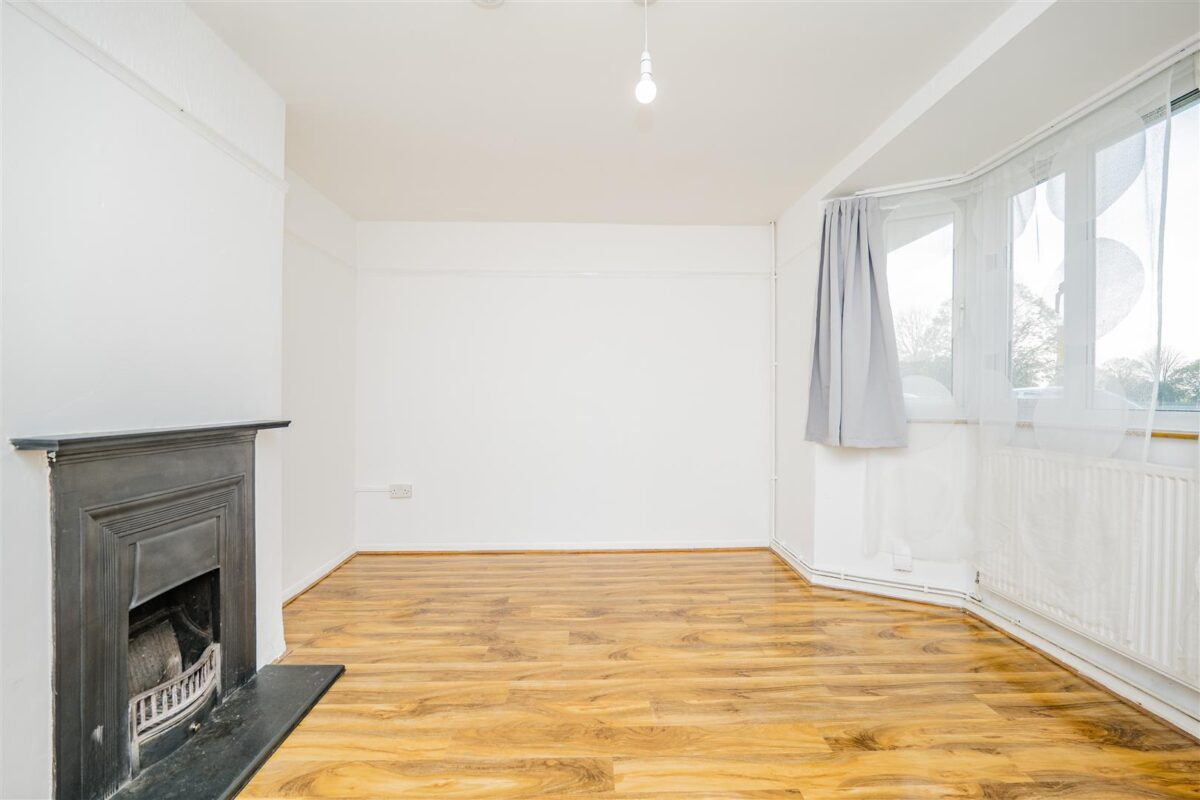 Florence Avenue, Barry