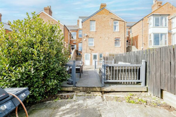 Gladstone Road, Barry