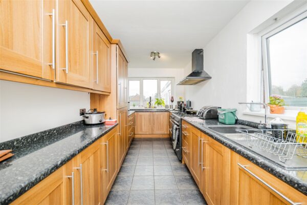 Ridgeway Road, Barry