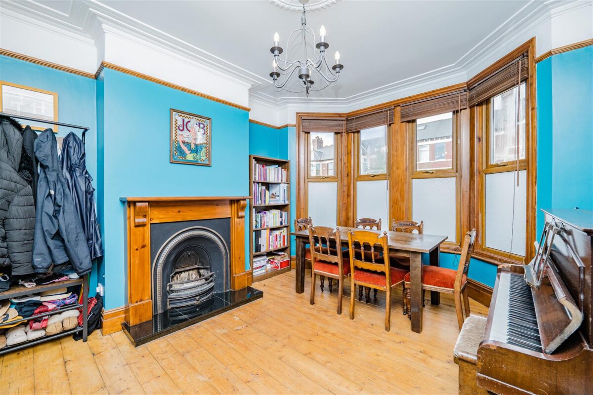 Gladstone Road, Barry