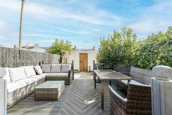 Gladstone Road, Barry