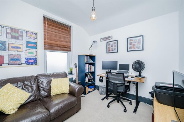 Gladstone Road, Barry