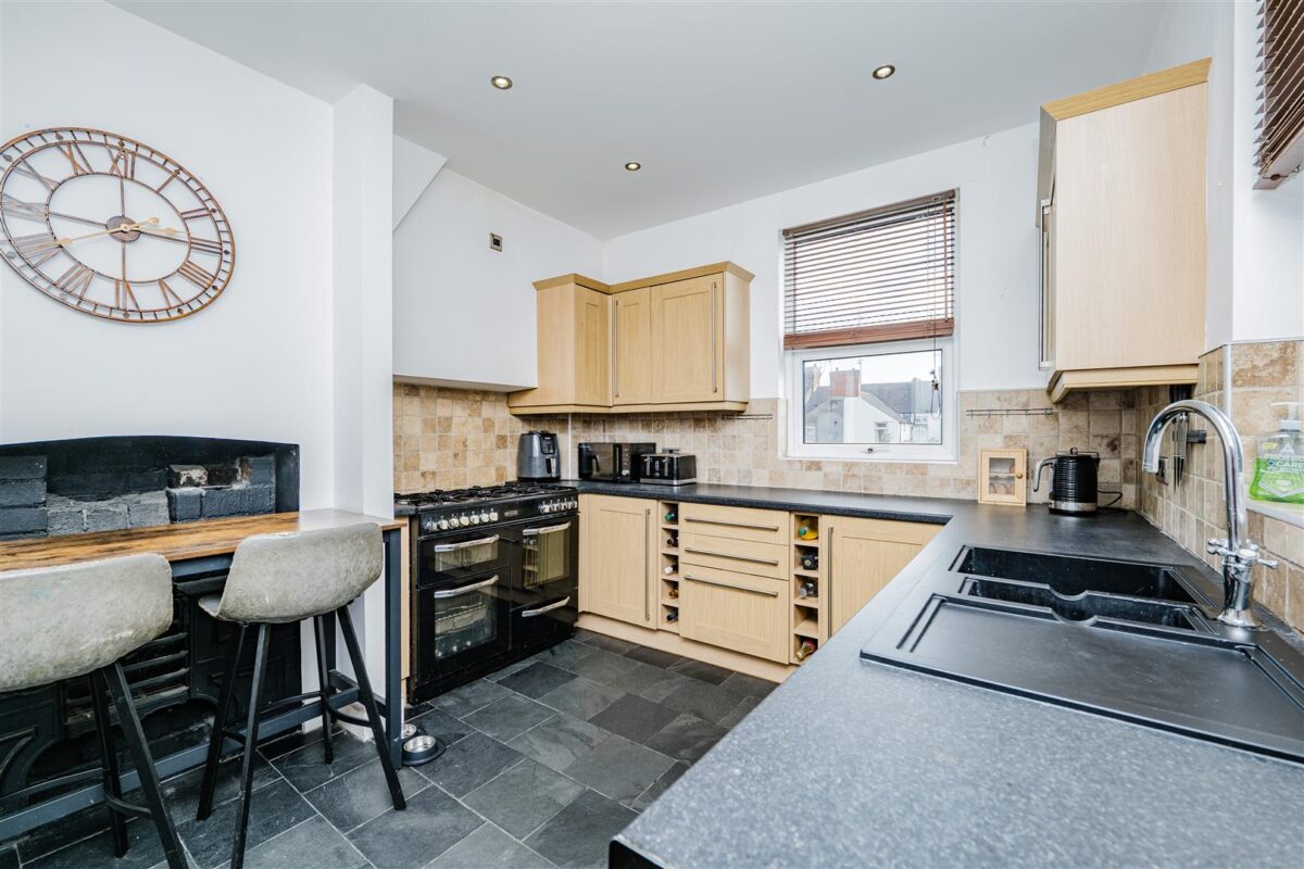 Gladstone Road, Barry