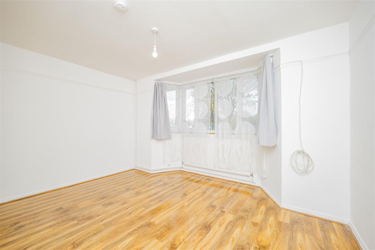 Florence Avenue, Barry