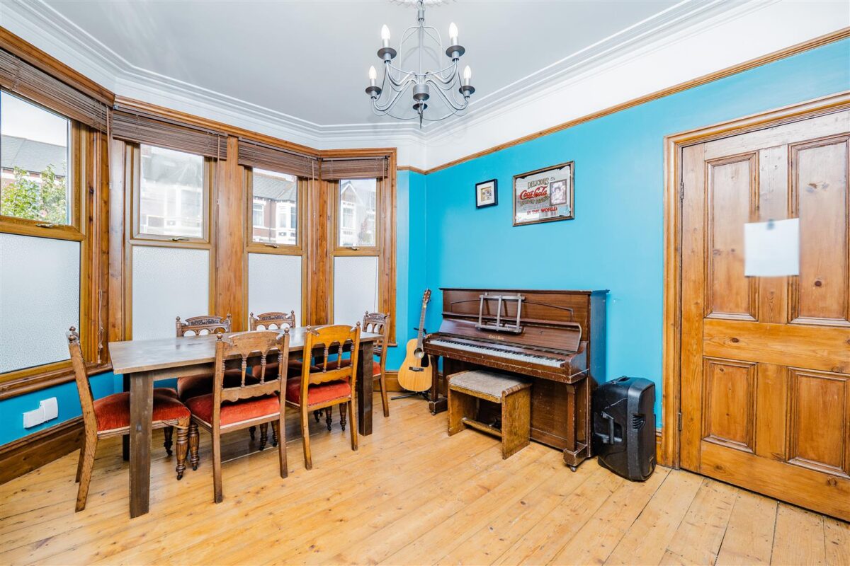 Gladstone Road, Barry