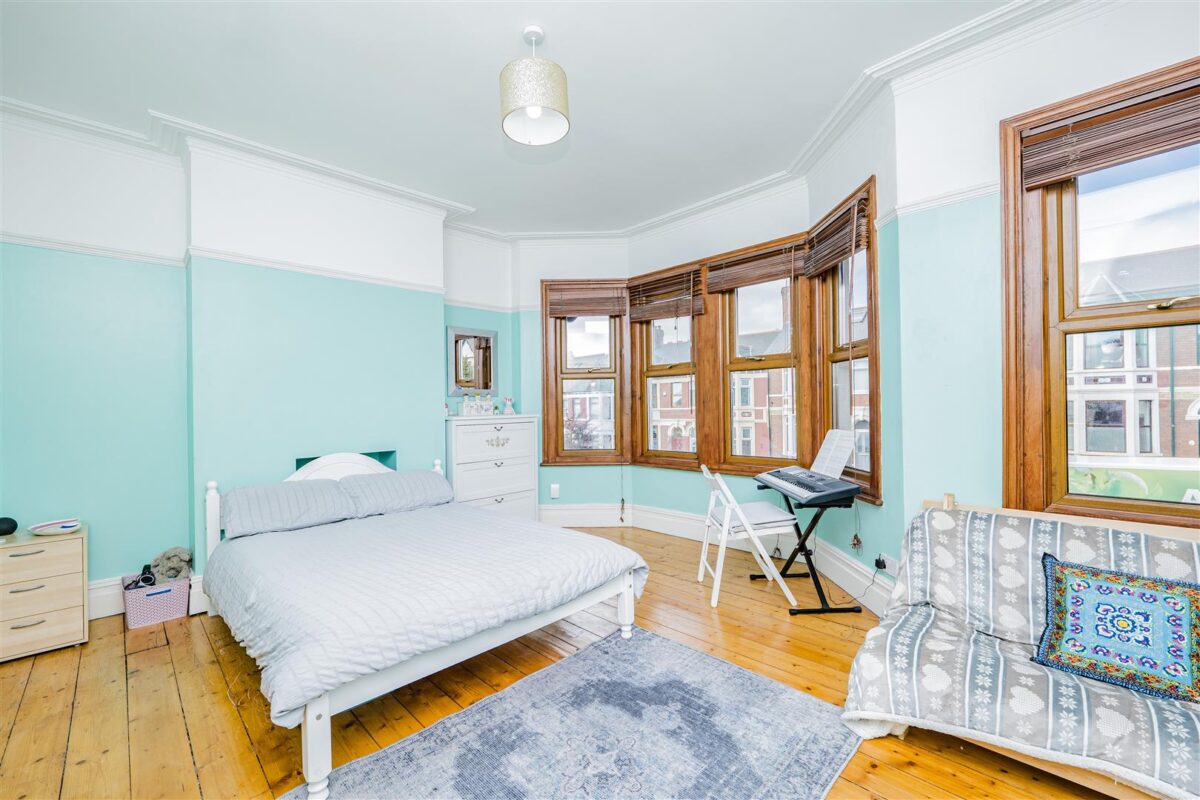 Gladstone Road, Barry