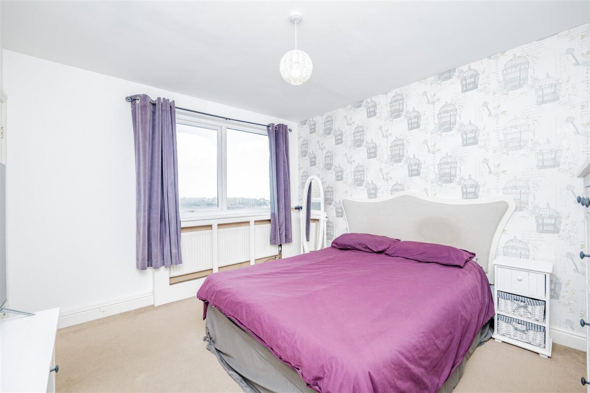 Gladstone Road, Barry