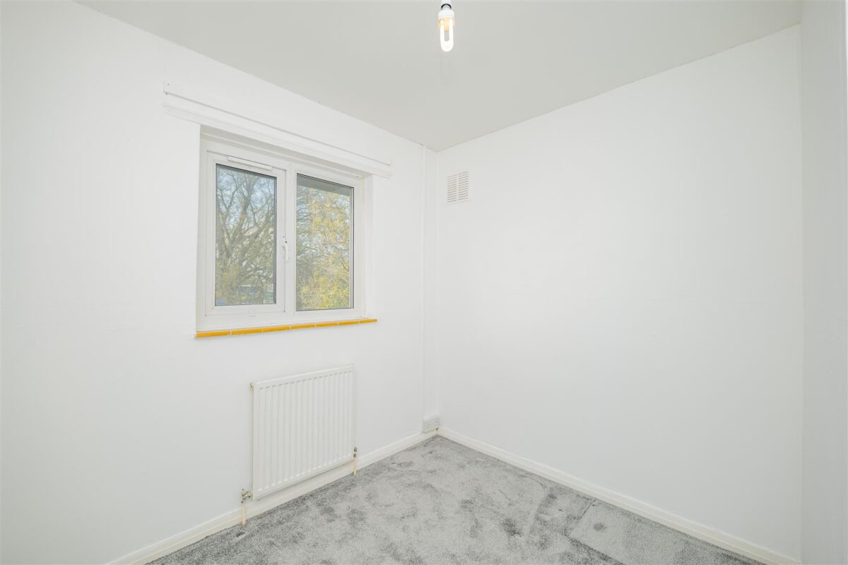 Florence Avenue, Barry