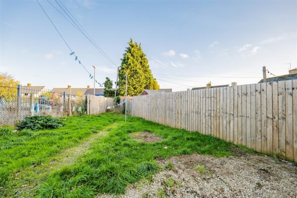 Florence Avenue, Barry