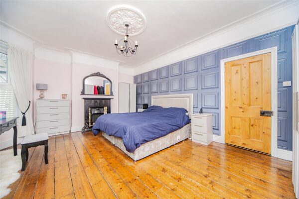 Gladstone Road, Barry